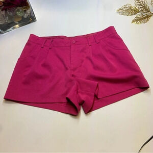 Divided pink cargo shorts